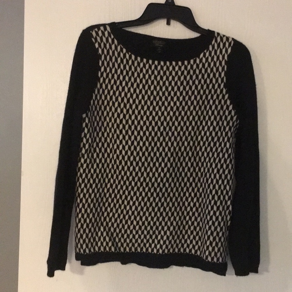 Black and white patterned cashmere sweater